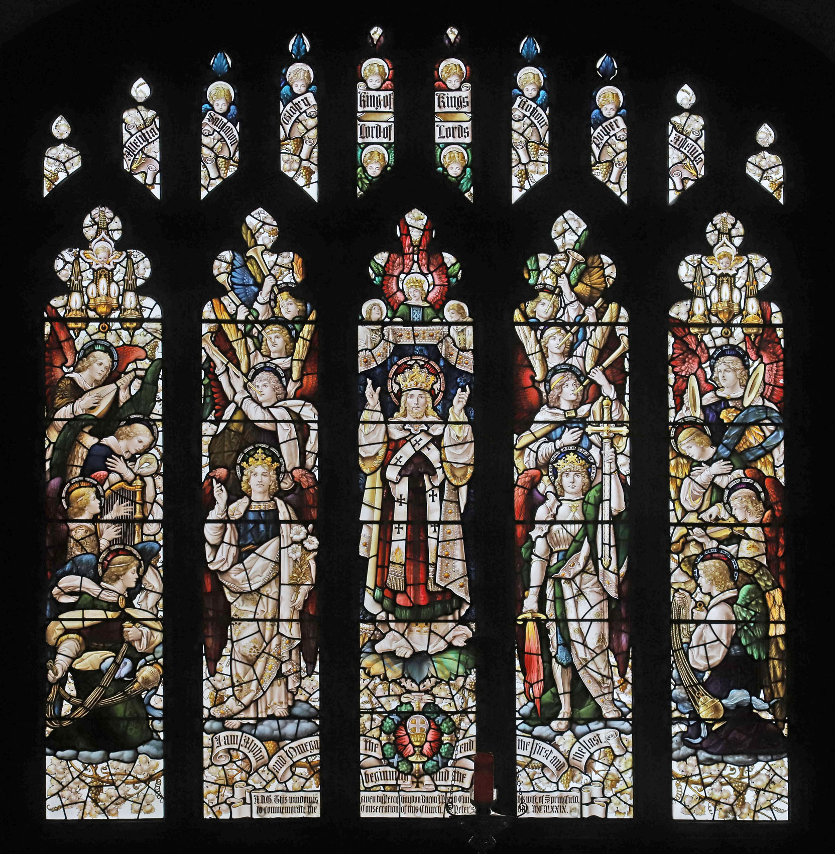 St Barnabas Emmer Green: Christ the King and angelic host